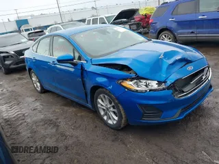 2020 Ford Fusion SE with VIN 3FA6P0HD1LR149783, listed as a IAAI auction lot 41671712 with 88,699 mi miles. Bid and sale history available at carsss.com. Image 1.