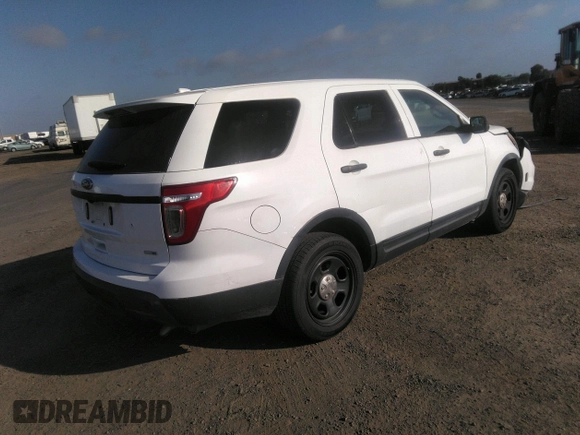 2013 Ford Utility Police Interceptor with VIN 1FM5K8AR7DGC25908, listed as a IAAI auction lot 42003694 with 137,422 mi miles. Bid and sale history available at carsss.com. Image 4.