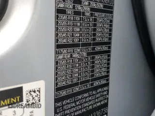 2022 Land Rover Range Rover Velar R-Dynamic S z VIN SALYT2EX2NA336738, wystawiony jako Copart lot #57571615 z przebiegiem 44 606 mil mil oraz Szkoda całkowita • Salvage title. Historia ofert i sprzedaży dostępna na DreamBid. Obrazek 13.