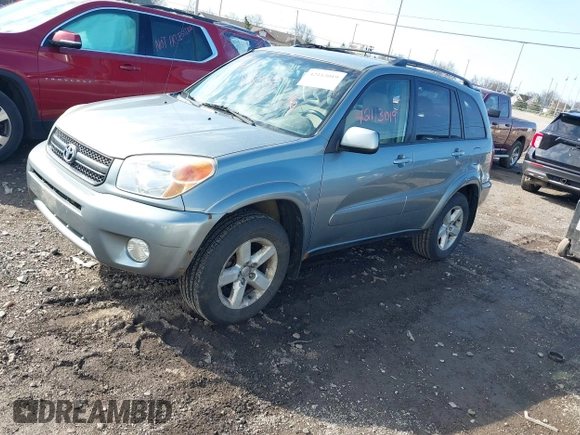 2005 Toyota RAV4 with VIN JTEHD20V750064585, listed as a IAAI auction lot 42113019 with 122,806 mi miles. Bid and sale history available at carsss.com. Image 2.