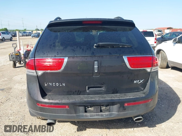 2013 Lincoln MKX z VIN 2LMDJ6JK8DBL28997, wystawiony jako IAAI lot #42061816 z przebiegiem 67 337 mil mil oraz . Historia ofert i sprzedaży dostępna na DreamBid. Obrazek 16.