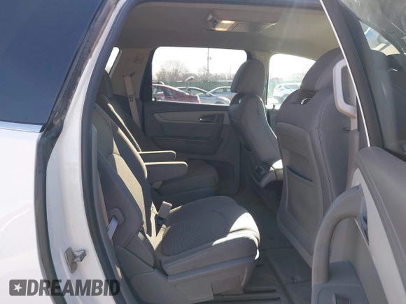 2014 Chevrolet Traverse LT with VIN 1GNKRGKD8EJ150888, listed as a IAAI auction lot 41747645 with 213,773 mi miles. Bid and sale history available at carsss.com. Image 8.