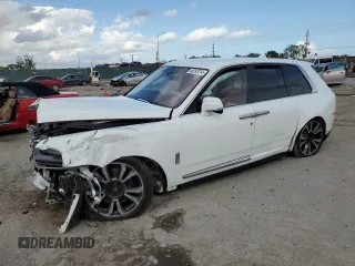 2022 Rolls-Royce Cullinan z VIN SLATV4C09NU210833, wystawiony jako Copart lot #86283314 z przebiegiem 6 301 mil mil oraz Nie do naprawy • Non repairable. Historia ofert i sprzedaży dostępna na DreamBid. Obrazek 1.