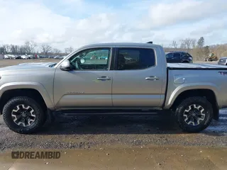 2016 Toyota Tacoma SR with VIN 3TMCZ5AN9GM001620, listed as a IAAI auction lot 41902924 with 117,462 mi miles. Bid and sale history available at carsss.com. Image 15.