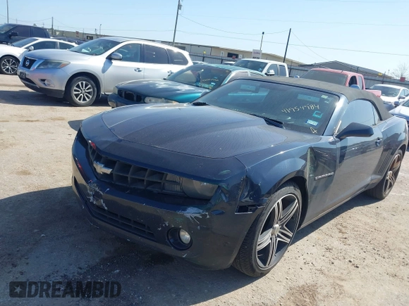 2013 Chevrolet Camaro LT z VIN 2G1FC3D33D9134173, wystawiony jako IAAI lot #41954984 z przebiegiem 157 919 mil mil oraz . Historia ofert i sprzedaży dostępna na DreamBid. Obrazek 2.