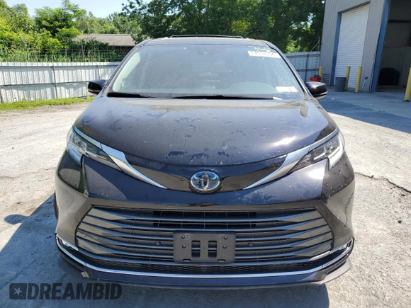 2022 Toyota Sienna Limited with VIN 5TDZSKFC4NS064982, listed as a Copart auction lot 57574594 with 28,142 mi miles and Salvage Title. Bid and sale history available at carsss.com. Image 5.