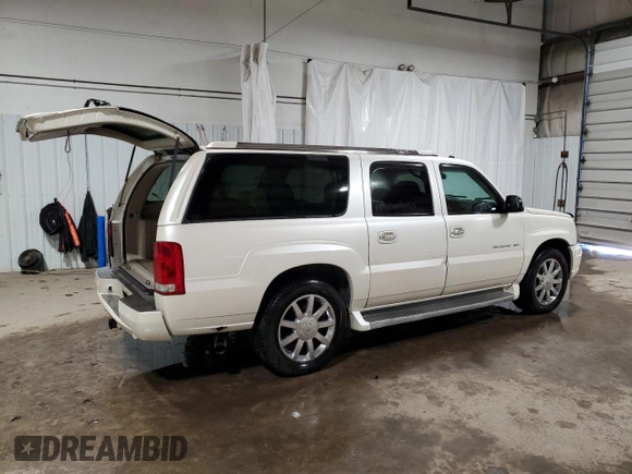 2005 Cadillac Escalade ESV z VIN 3GYFK66N95G172728, wystawiony jako Copart lot #50404715 z przebiegiem 139 546 mil mil oraz Szkody całkowita. Historia ofert i sprzedaży dostępna na DreamBid. Obrazek 3.