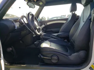 2012 MINI Convertible с VIN WMWZN3C52CT133828, выставлен на аукционе Copart как лот 89387935 с пробегом 106 567 миль миль и Списание • Salvage title. История ставок и продаж доступна на DreamBid. Изображение 7.