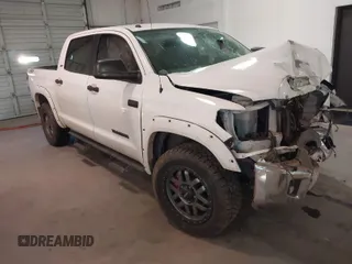 2018 Toyota Tundra SR5 z VIN 5TFDW5F15JX746790, wystawiony jako IAAI lot #41461025 z przebiegiem Nie podano mil oraz . Historia ofert i sprzedaży dostępna na DreamBid. Obrazek 1.