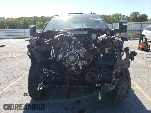 2020 GMC Sierra 3500HD Denali z VIN 1GT49WEY9LF262769, wystawiony jako Copart lot #74386594 z przebiegiem 34 178 mil mil oraz Szkoda całkowita • Salvage title. Historia ofert i sprzedaży dostępna na DreamBid. Obrazek 5.