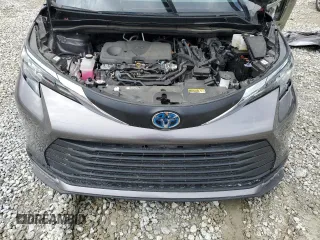 2024 Toyota Sienna LE with VIN 5TDKRKEC5RS208155, listed as a Copart auction lot 47843205 with 24,393 mi miles and Clean Title. Bid and sale history available at carsss.com. Image 12.