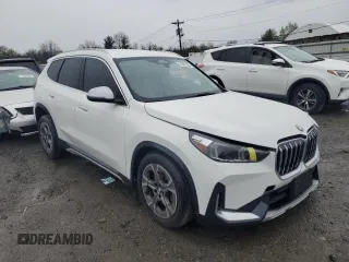 2024 BMW X1 xDrive28i z VIN WBX73EF05R5Y30843, wystawiony jako Copart lot #51692185 z przebiegiem 8 573 mil mil oraz Szkoda całkowita • Salvage title. Historia ofert i sprzedaży dostępna na DreamBid. Obrazek 4.