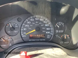 2000 Chevrolet Express with VIN 1GAHG39R8Y1258153, listed as a Copart auction lot 82823374 with 172,336 mi miles and Salvage Title. Bid and sale history available at carsss.com. Image 9.
