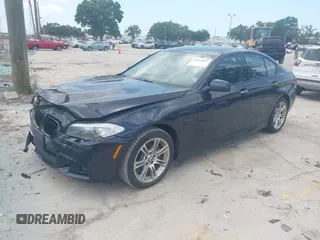 2013 BMW 5 Series 528i xDrive z VIN WBAXH5C57DD111765, wystawiony jako IAAI lot #42293035 z przebiegiem 118 786 mil mil oraz . Historia ofert i sprzedaży dostępna na DreamBid. Obrazek 2.