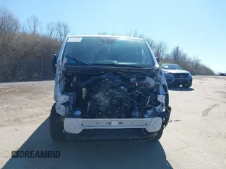 2017 Ford Transit z VIN 1FTYE1YM7HKA86022, wystawiony jako IAAI lot #41887271 z przebiegiem 70 223 mil mil oraz . Historia ofert i sprzedaży dostępna na DreamBid. Obrazek 13.