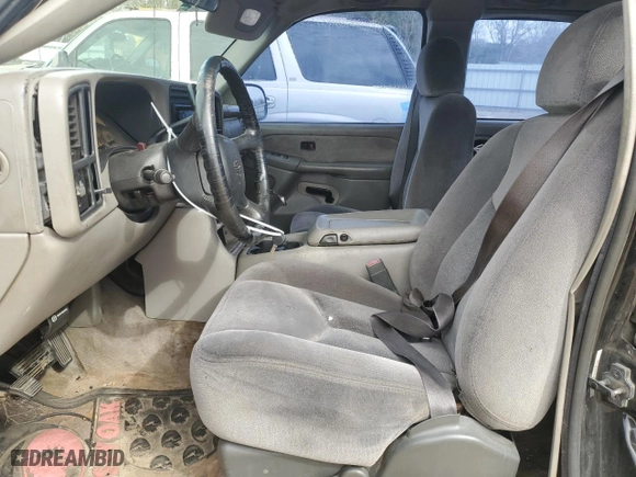 2000 Chevrolet Silverado 1500 LS with VIN 2GCEC19T0Y1335498, listed as a Copart auction lot 46969745 with 430,694 mi miles and Salvage Title. Bid and sale history available at carsss.com. Image 7.