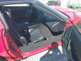 1992 Chevrolet Corvette with VIN 1G1YY23P6N5107198, listed as a IAAI auction lot 41881152 with 90,395 mi miles. Bid and sale history available at carsss.com. Image 5.