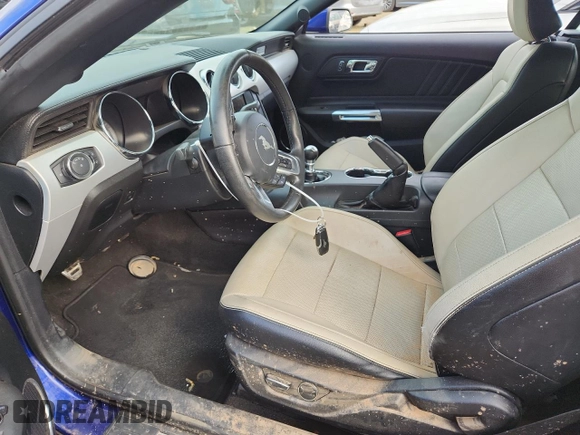 2015 Ford Mustang GT Premium z VIN 1FATP8FF9F5389998, wystawiony jako Copart lot #65453125 z przebiegiem 89 034 mil mil oraz Szkoda całkowita • Salvage title. Historia ofert i sprzedaży dostępna na DreamBid. Obrazek 7.