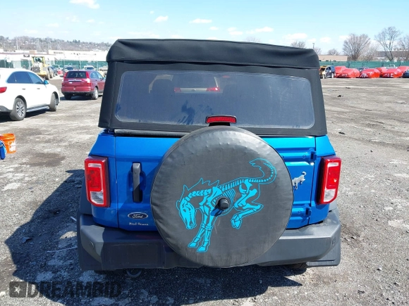 2023 Ford Bronco z VIN 1FMEE5BP1PLA88463, wystawiony jako IAAI lot #41871905 z przebiegiem 36 223 mil mil oraz . Historia ofert i sprzedaży dostępna na DreamBid. Obrazek 17.
