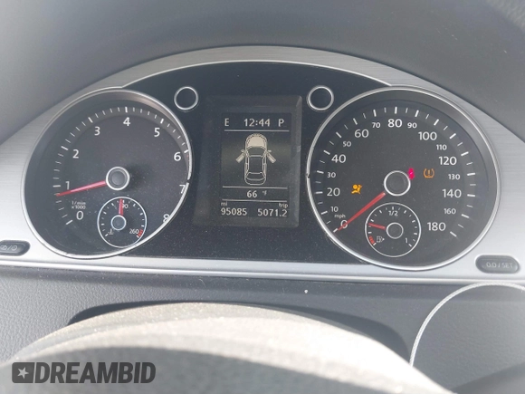 2013 Volkswagen CC Sport with VIN WVWBN7AN3DE553523, listed as a IAAI auction lot 41661320 with 95,085 mi miles and . Bid and sale history available at DreamBid. Image 15.