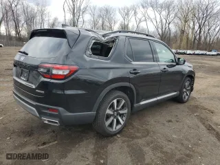 2025 Honda Pilot Touring with VIN 5FNYG1H71SB050822, listed as a Copart auction lot 50832325 with 3,204 mi miles and Salvage Title. Bid and sale history available at carsss.com. Image 3.