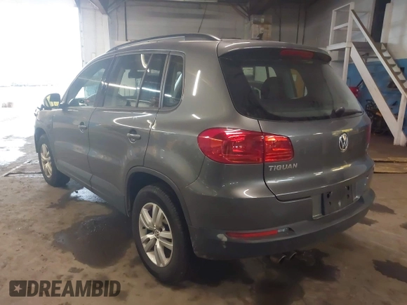 2017 Volkswagen Tiguan S with VIN WVGBV7AX4HK029270, listed as a IAAI auction lot 41984420 with 124,939 mi miles and . Bid and sale history available at DreamBid. Image 3.