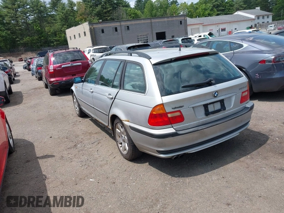 2002 BMW 3 Series 325xi with VIN WBAEP33422PF00009, listed as a IAAI auction lot 42371590 with 361,936 mi miles and . Bid and sale history available at DreamBid. Image 3.