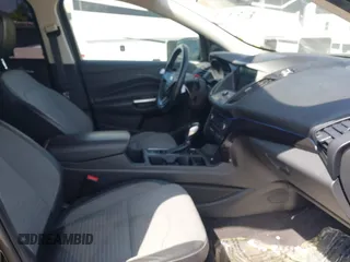 2019 Ford Escape SE with VIN 1FMCU0GD4KUB29621, listed as a IAAI auction lot 42062095 with 137,807 mi miles. Bid and sale history available at carsss.com. Image 5.