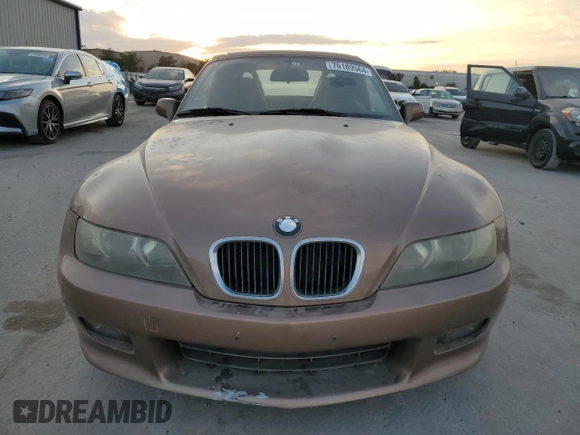 2001 BMW Z3 2.5i with VIN WBACN33441LM02664, listed as a Copart auction lot 76189564 with 90,136 mi miles and Salvage Title. Bid and sale history available at carsss.com. Image 5.