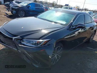 2024 Lexus ES 350 z VIN 58ADZ1B11RU182353, wystawiony jako IAAI lot #41767604 z przebiegiem 20 825 mil mil oraz . Historia ofert i sprzedaży dostępna na DreamBid. Obrazek 2.