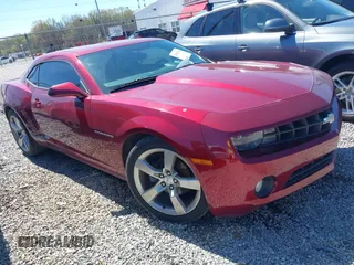2011 Chevrolet Camaro 2LT z VIN 2G1FC1ED2B9157050, wystawiony jako IAAI lot #41860524 z przebiegiem 137 053 mil mil oraz . Historia ofert i sprzedaży dostępna na DreamBid. Obrazek 1.