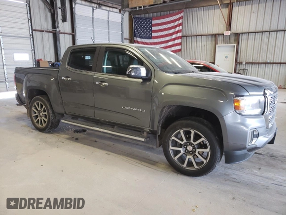 2022 GMC Canyon 4WD Denali with VIN 1GTG6EENXN1223923, listed as a Copart auction lot 68927644 with 30,495 mi miles and Salvage Title. Bid and sale history available at carsss.com. Image 4.