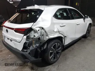 2024 Lexus UX 250h Premium z VIN JTHP9JBH5R2071157, wystawiony jako IAAI lot #42314505 z przebiegiem 15 803 mil mil oraz . Historia ofert i sprzedaży dostępna na DreamBid. Obrazek 6.