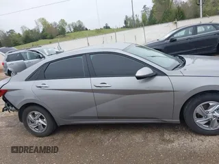 2025 Hyundai Elantra SE z VIN KMHLL4DG3SU860243, wystawiony jako IAAI lot #41899929 z przebiegiem 26 162 mil mil oraz . Historia ofert i sprzedaży dostępna na DreamBid. Obrazek 13.