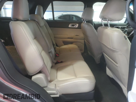2014 Ford Explorer XLT z VIN 1FM5K7D86EGB48933, wystawiony jako Copart lot #60347305 z przebiegiem 231 613 mil mil oraz Czysty tytuł • Clean title. Historia ofert i sprzedaży dostępna na DreamBid. Obrazek 11.