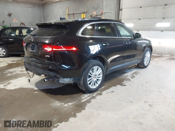 2020 Jaguar F-Pace 25t Prestige z VIN SADCK2FX0LA646522, wystawiony jako IAAI lot #41466101 z przebiegiem 44 180 mil mil oraz . Historia ofert i sprzedaży dostępna na DreamBid. Obrazek 4.
