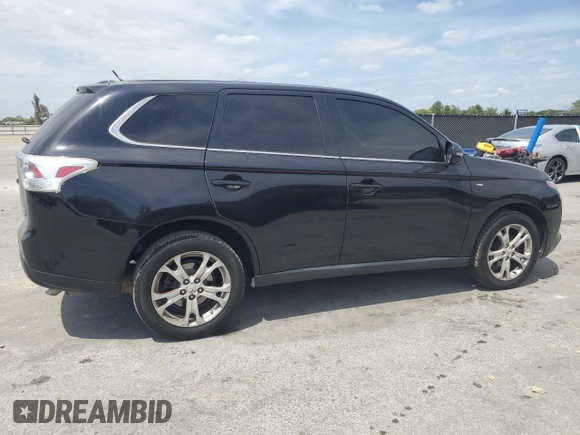 2014 Mitsubishi Outlander GT z VIN JA4JZ4AX7EZ017369, wystawiony jako Copart lot #54223775 z przebiegiem 131 555 mil mil oraz Szkoda całkowita • Salvage title. Historia ofert i sprzedaży dostępna na DreamBid. Obrazek 3.
