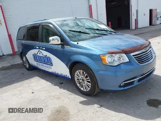 2011 Chrysler Town & Country Limited z VIN 2A4RR6DG5BR714247, wystawiony jako IAAI lot #42422952 z przebiegiem Nie podano mil oraz . Historia ofert i sprzedaży dostępna na DreamBid. Obrazek 1.