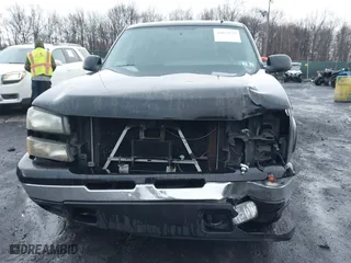 2006 Chevrolet Silverado 1500 LT1 with VIN 1GCEK19B96E136150, listed as a IAAI auction lot 41813575 with 155,860 mi miles. Bid and sale history available at carsss.com. Image 6.