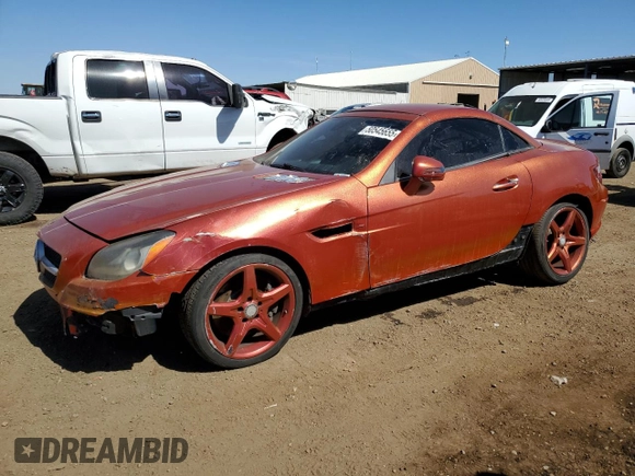 2012 Mercedes-Benz SLK 350 z VIN WDDPK5HA9CF038739, wystawiony jako Copart lot #50545655 z przebiegiem 81 428 mil mil oraz Czysty tytuł • Clean title. Historia ofert i sprzedaży dostępna na DreamBid. Obrazek 1.