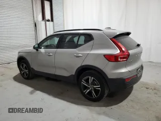 2024 Volvo XC40 Core Bright Theme z VIN YV4L12UK9R2336505, wystawiony jako Copart lot #43999125 z przebiegiem 19 779 mil mil oraz Czysty tytuł • Clean title. Historia ofert i sprzedaży dostępna na DreamBid. Obrazek 2.