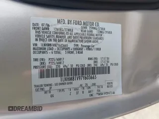 2007 Lincoln Town Car Signature с VIN 1LNHM81V97Y603665, выставлен на аукционе IAAI как лот 42224688 с пробегом 82 861 миль миль и . История ставок и продаж доступна на DreamBid. Изображение 9.