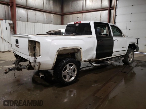 2015 GMC Sierra 2500HD SLT z VIN 1GT12ZE80FF600704, wystawiony jako Copart lot #46069905 z przebiegiem 256 330 mil mil oraz Szkoda całkowita • Salvage title. Historia ofert i sprzedaży dostępna na DreamBid. Obrazek 3.