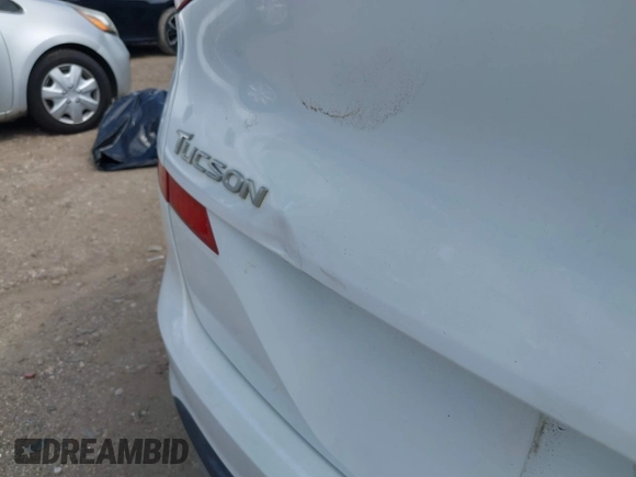 2019 Hyundai Tucson Sport with VIN KM8J33AL1KU861698, listed as a IAAI auction lot 42129173 with 100,160 mi miles. Bid and sale history available at carsss.com. Image 6.