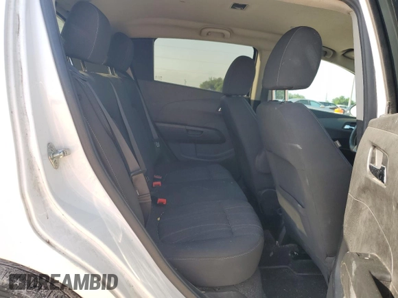 2016 Chevrolet Sonic LT z VIN 1G1JC6SH7G4125154, wystawiony jako Copart lot #55596195 z przebiegiem 107 384 mil mil oraz Czysty tytuł • Clean title. Historia ofert i sprzedaży dostępna na DreamBid. Obrazek 10.
