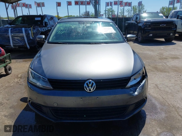 2011 Volkswagen Jetta Sedan SE PZEV with VIN 3VWDZ7AJ0BM306023, listed as a IAAI auction lot 42059241 with 176,879 mi miles. Bid and sale history available at carsss.com. Image 12.