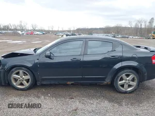 2008 Dodge Avenger R/T with VIN 1B3LC76M48N672988, listed as a IAAI auction lot 41946121 with 145,196 mi miles and . Bid and sale history available at DreamBid. Image 14.