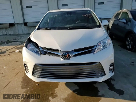 2018 Toyota Sienna XLE Auto Access Seat with VIN 5TDYZ3DC1JS959663, listed as a Copart auction lot 46196785 with 94,459 mi miles and Salvage Title. Bid and sale history available at carsss.com. Image 11.