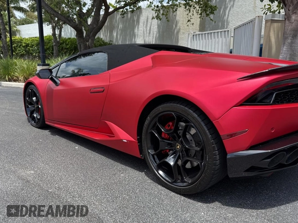 2019 Lamborghini Huracan z VIN ZHWUR2ZF0KLA11750, wystawiony jako Copart lot #54367815 z przebiegiem 24 641 mil mil oraz Tytuł czysty. Historia ofert i sprzedaży dostępna na DreamBid. Obrazek 3.