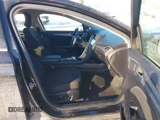 2019 Ford Fusion SE with VIN 3FA6P0HD6KR282490, listed as a IAAI auction lot 41379092 with 46,069 mi miles. Bid and sale history available at carsss.com. Image 5.